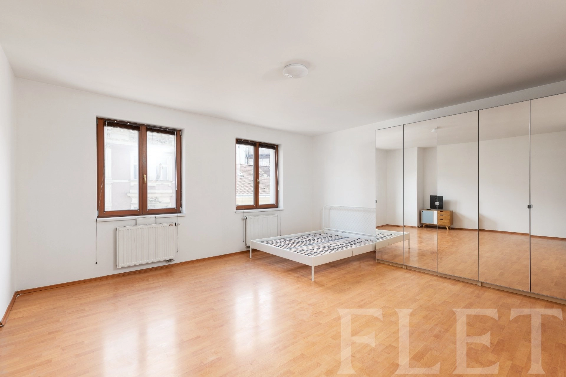Pronájem, Byty 1+kk se sklepem, 43 m² - Husitská, Praha 3 - Žižkov