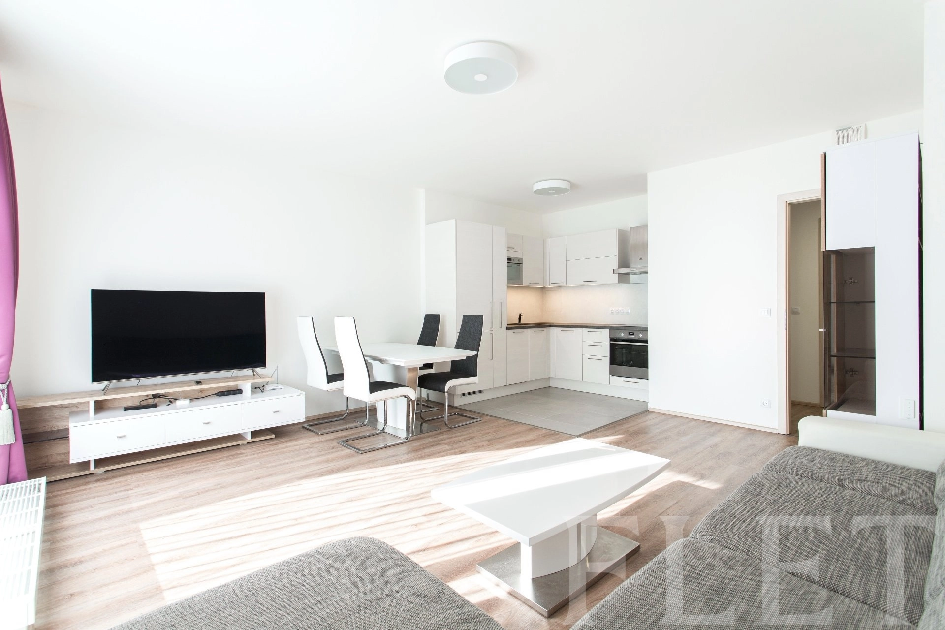Pronájem, Byty 3+kk s balkónem a garážovým stáním, 77 m² - Petržílkova, Praha 13 - Stodůlky