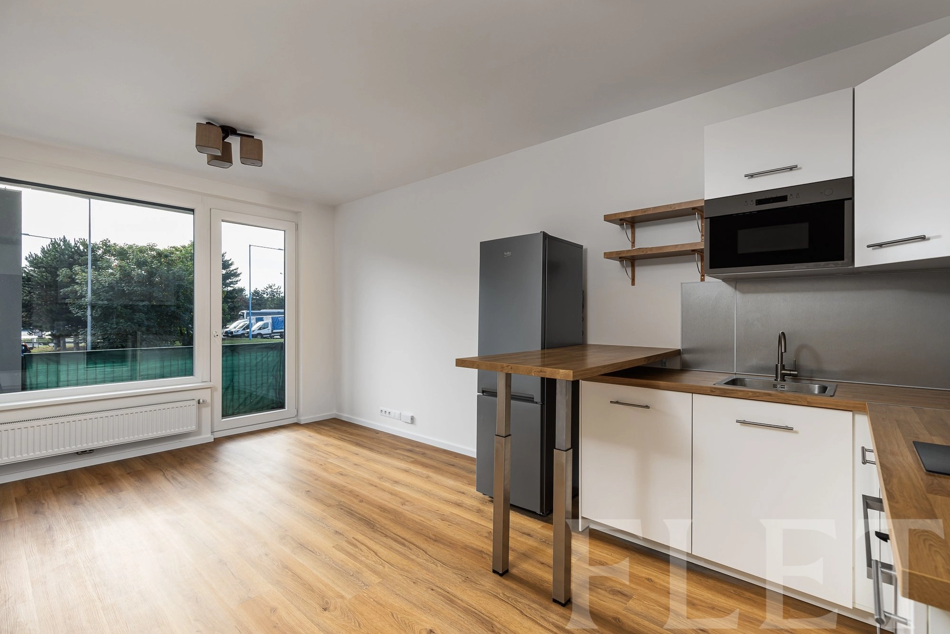Pronájem bytu 1+kk s balkónem, 33 m², Smržových, Praha 9 - Vysočany