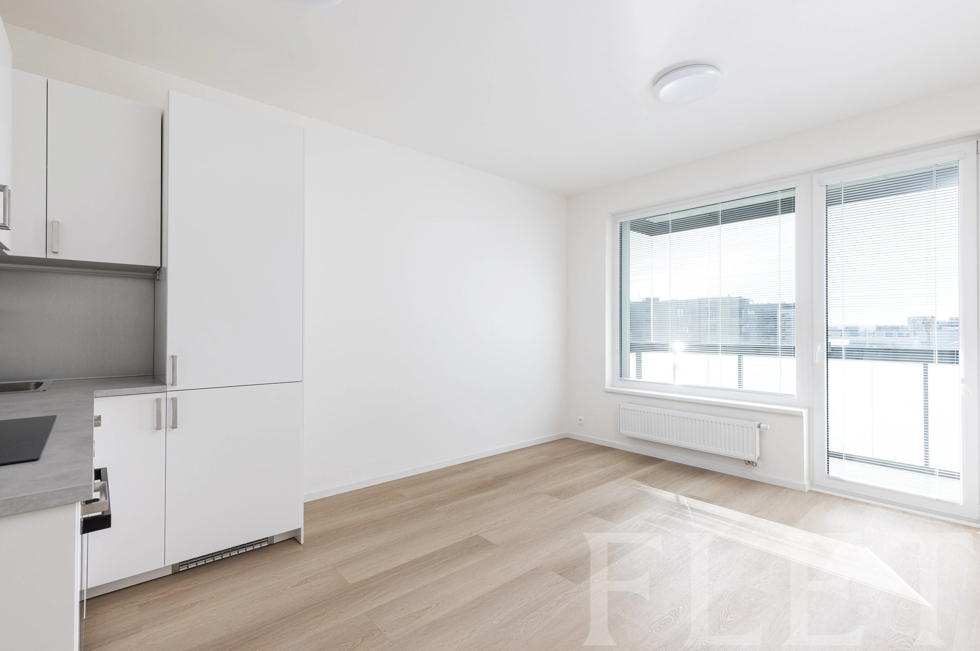 Pronájem byty 1+kk s balkonem a sklepem, 33 m² - Sobí, Praha 9 - Hloubětín