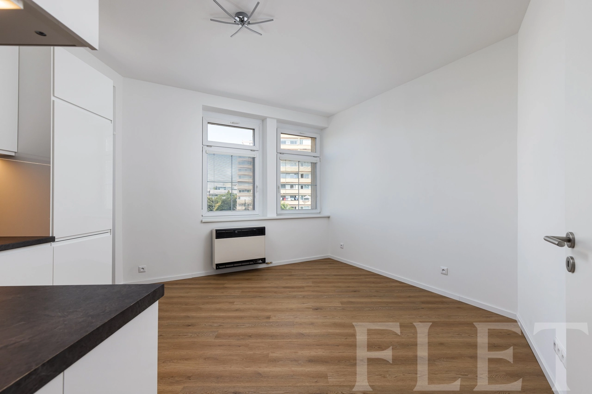 Pronájem bytu 2+kk s balkónem, 46 m², Petrovická, Praha 10 - Strašnice