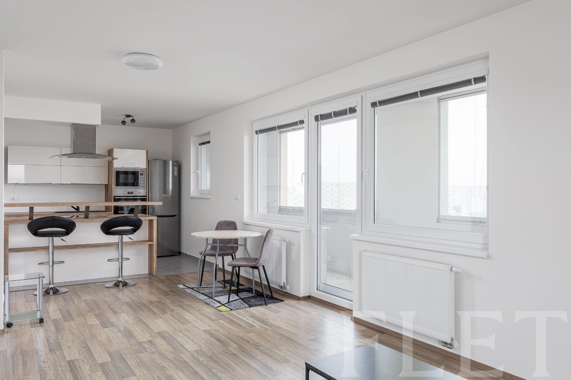 Pronájem, Byty 2+kk, 67 m² s balkónem a garážovým stáním - Mantovská, Praha 15 - Horní Měcholupy