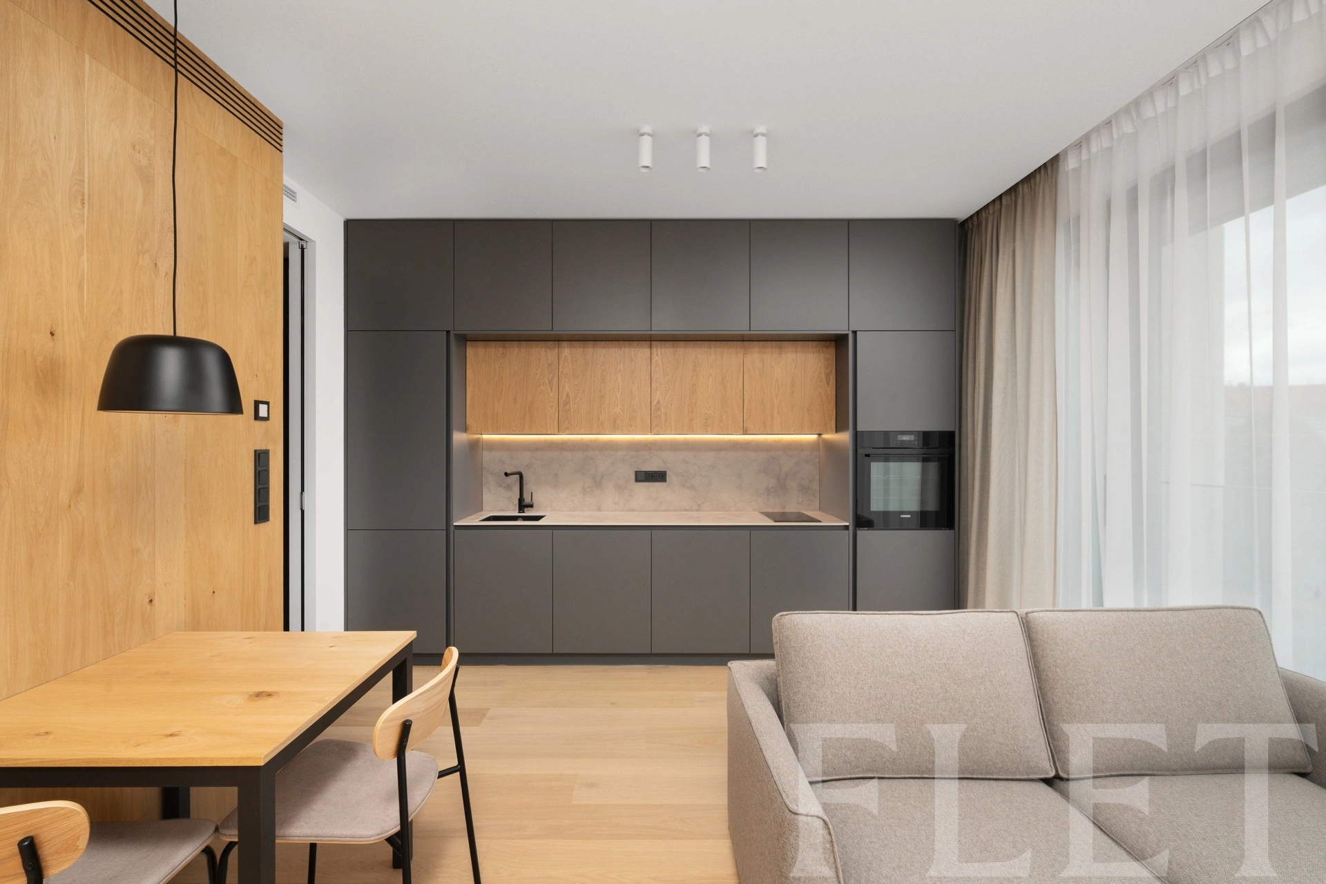 Pronájem bytu 1+kk s garáží - 37 m², Vítězné náměstí, Praha 6 - Bubeneč