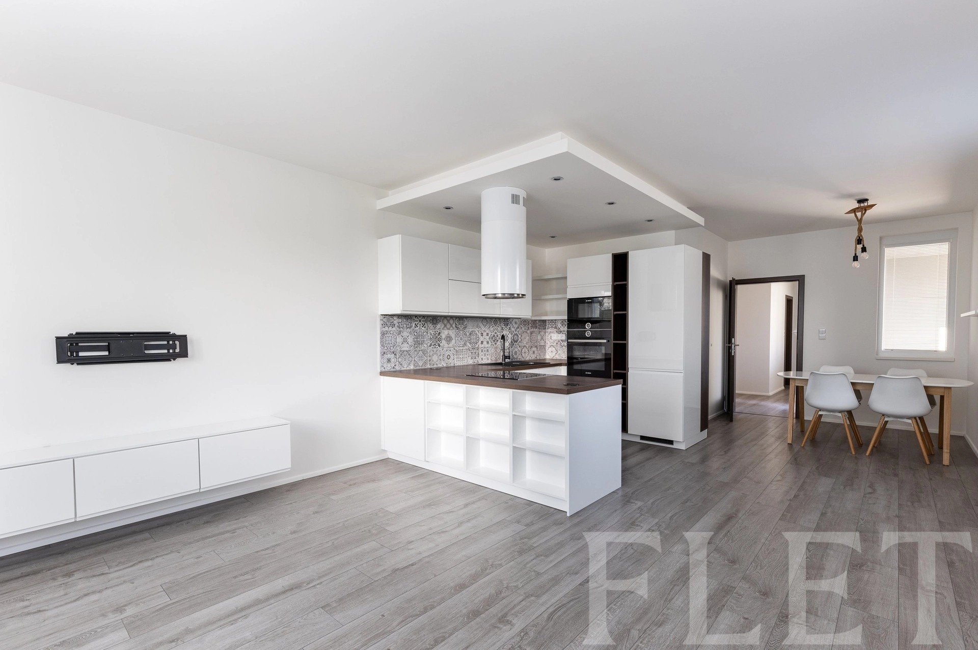 Pronájem byty 4+kk s terasou a parkováním, 108 m² - Zakšínská, Praha 9 - Střížkov