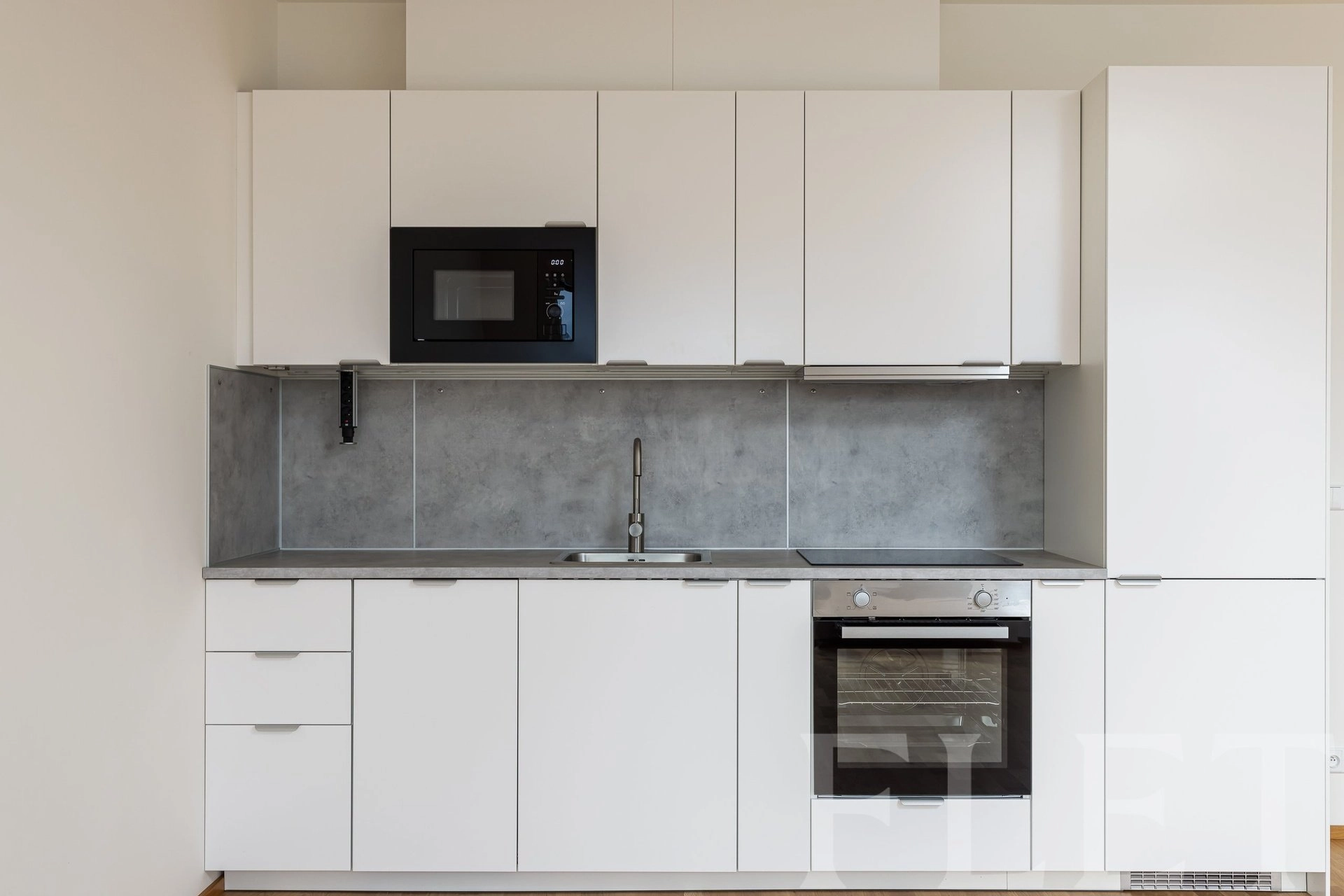 Pronájem bytu 1+kk 37 m² s balkónem, Fafkových, Praha 9 - Vysočany