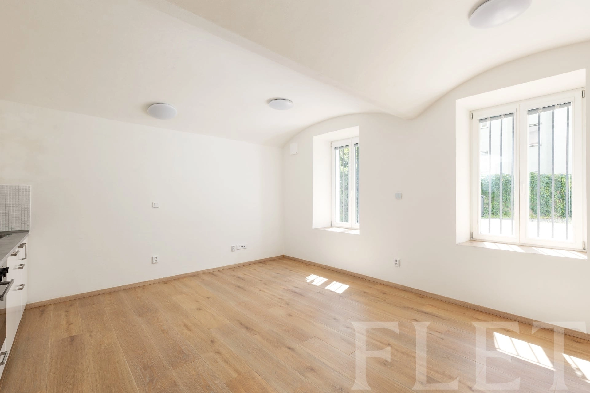 Pronájem, Byty 1+kk, 38 m² - Františka Kadlece, Praha 8 - Libeň