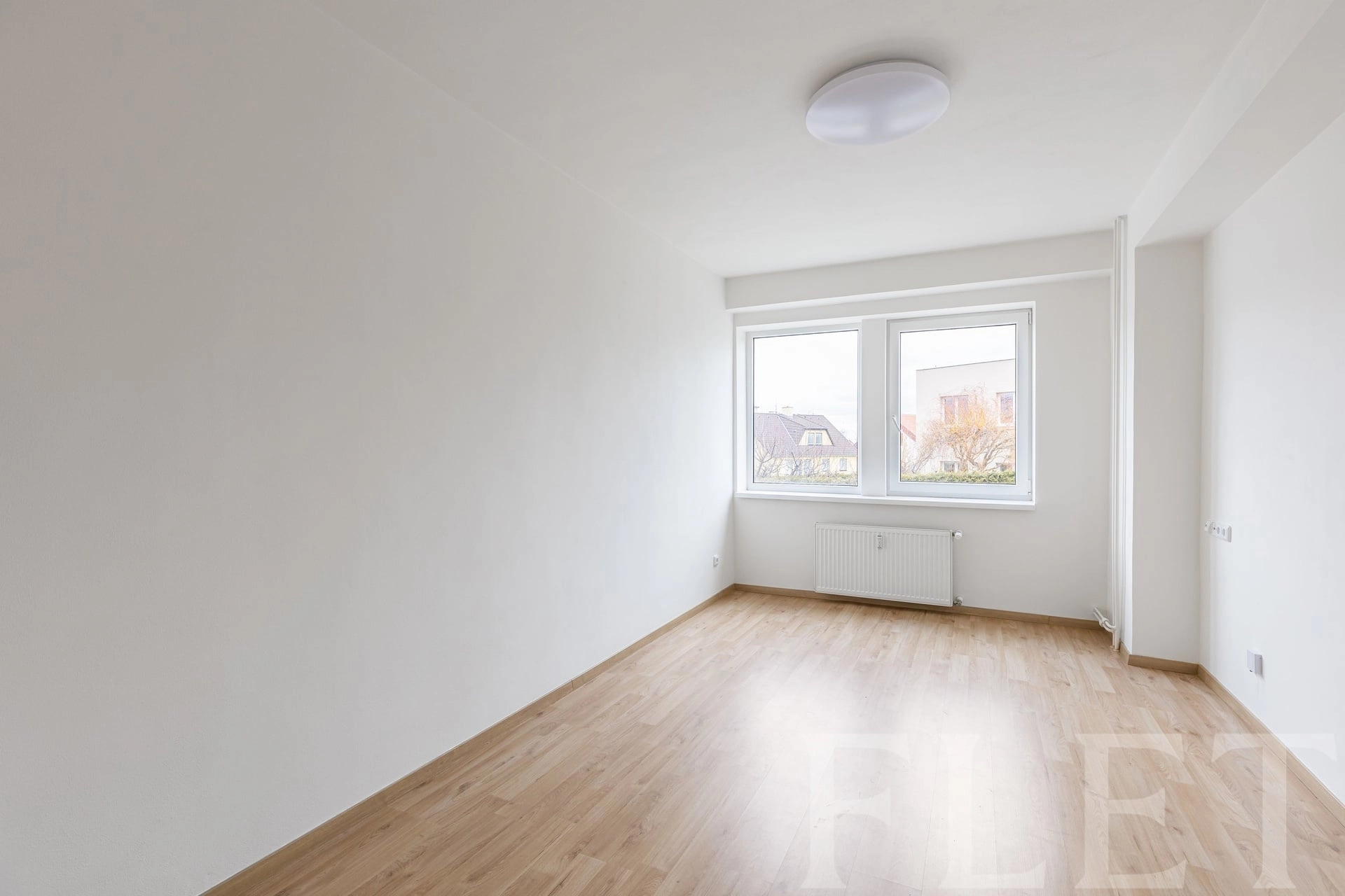 Pronájem, Byty 1+kk, 26m² se sklepem - Peroutkova, Praha 5 - Jinonice