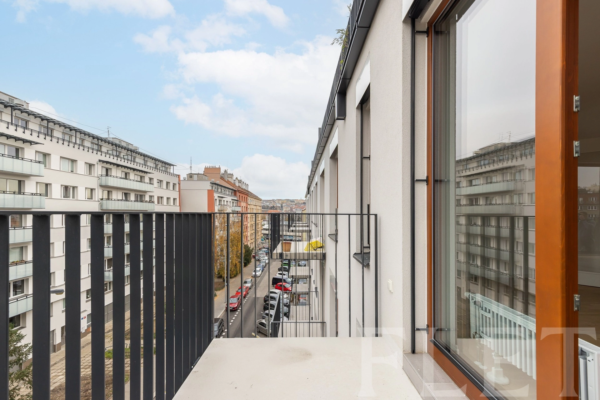 Pronájem bytu 1+kk 27 m² s balkónem a sklepem, Maroldova, Praha 4 - Nusle