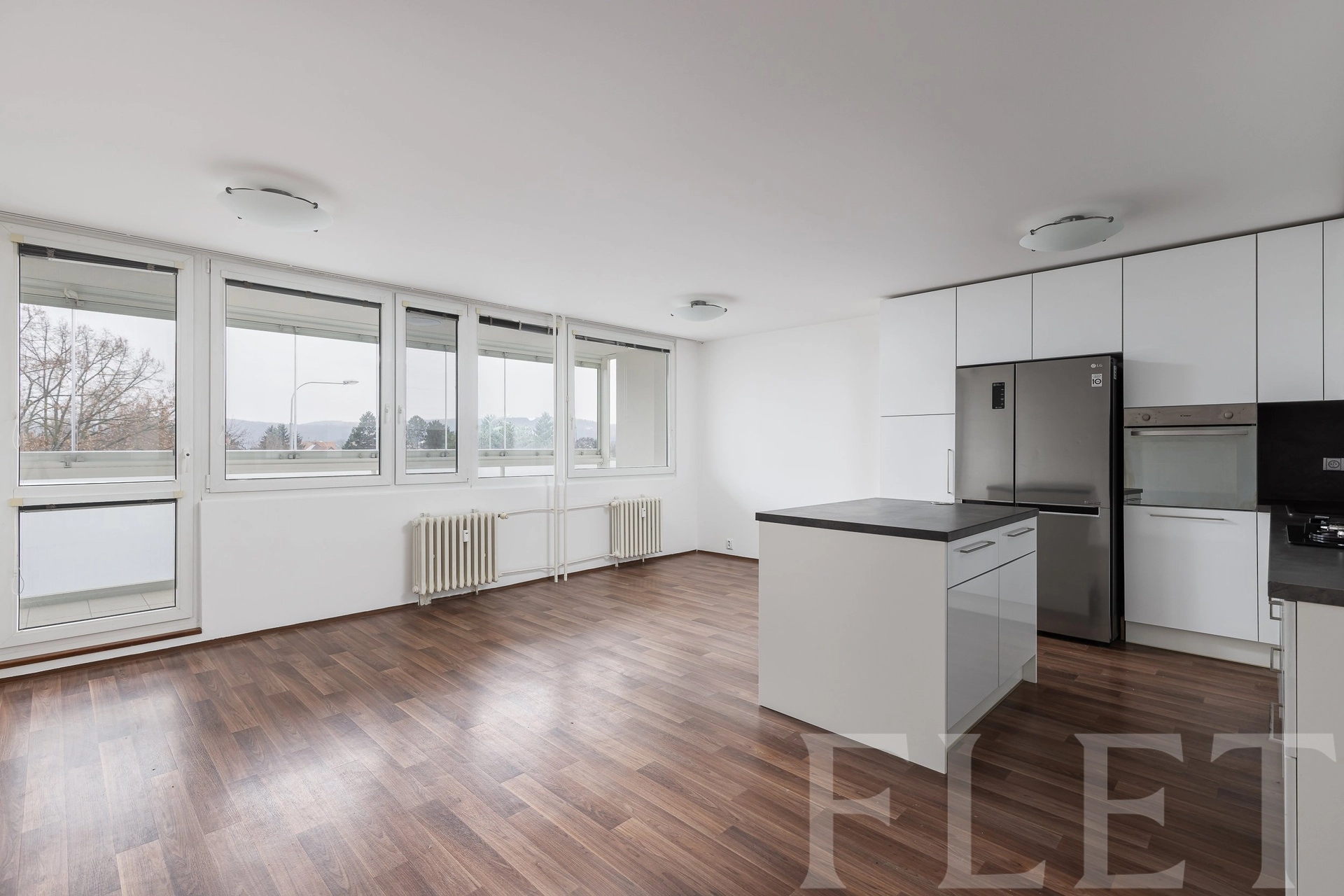Pronájem bytu 4+kk 96 m² s lodžií a garážovým stáním, Barunčina, Praha 12 - Modřany
