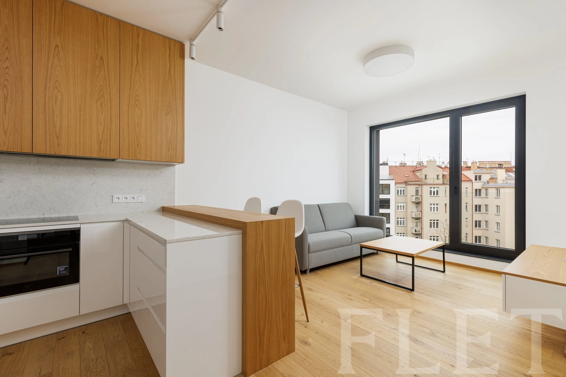 Pronájem byty 2+kk, 47 m² s lodžií a garážovým stáním - Vítězné náměstí, Praha 6 - Bubeneč