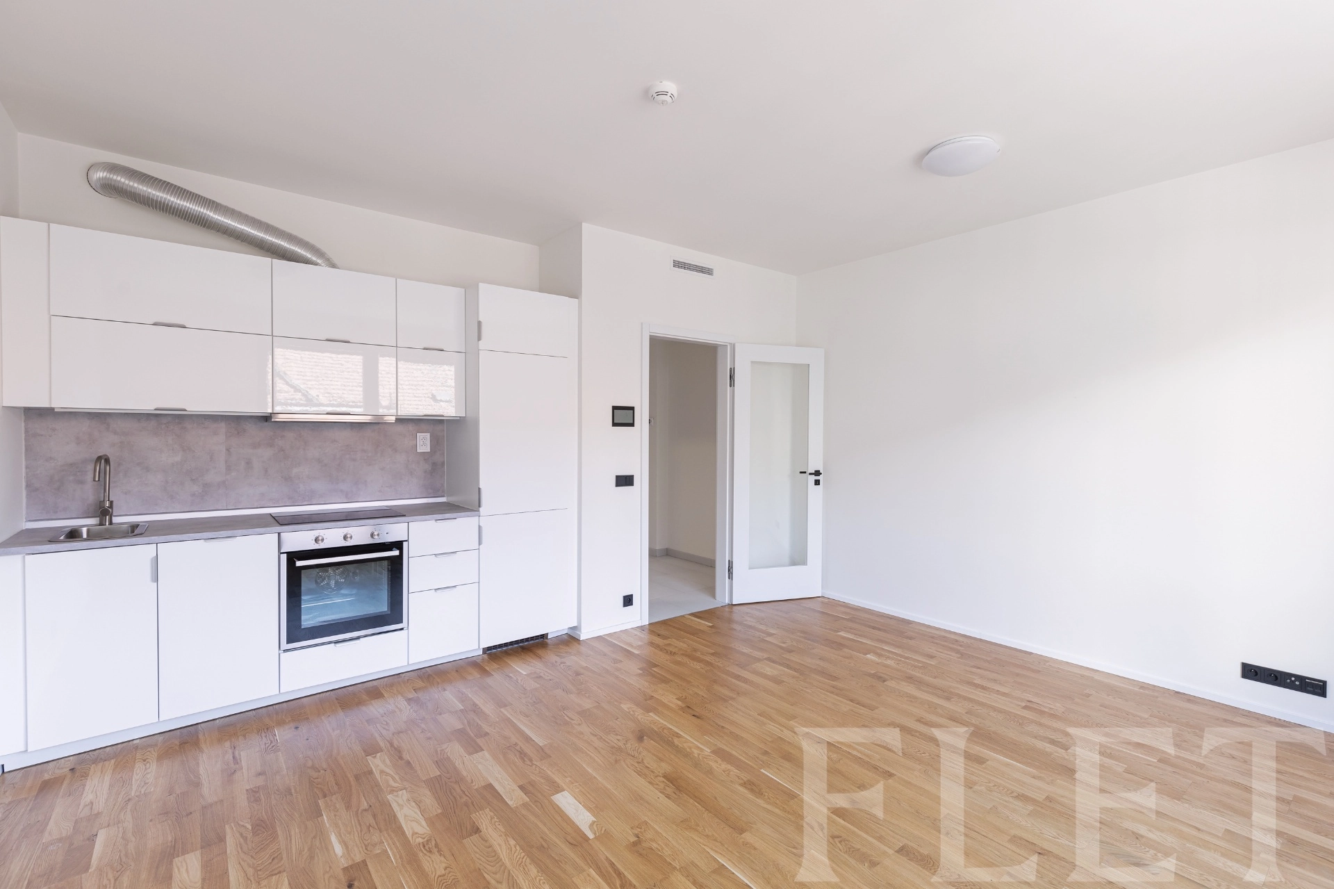 Pronájem, Byty 1+kk, 31 m² se sklepem - Grafická, Praha 5 - Smíchov