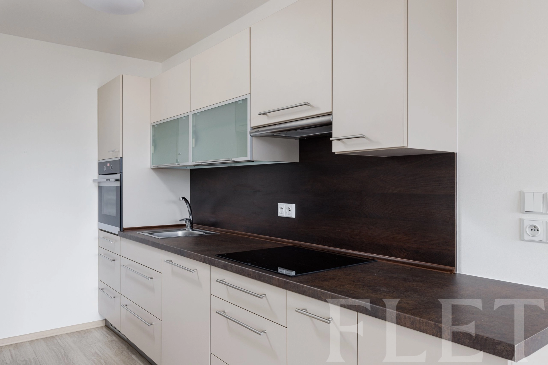 Pronájem byty 2+kk, 43 m² se sklepem - Zázvorkova, Praha 5 - Stodůlky