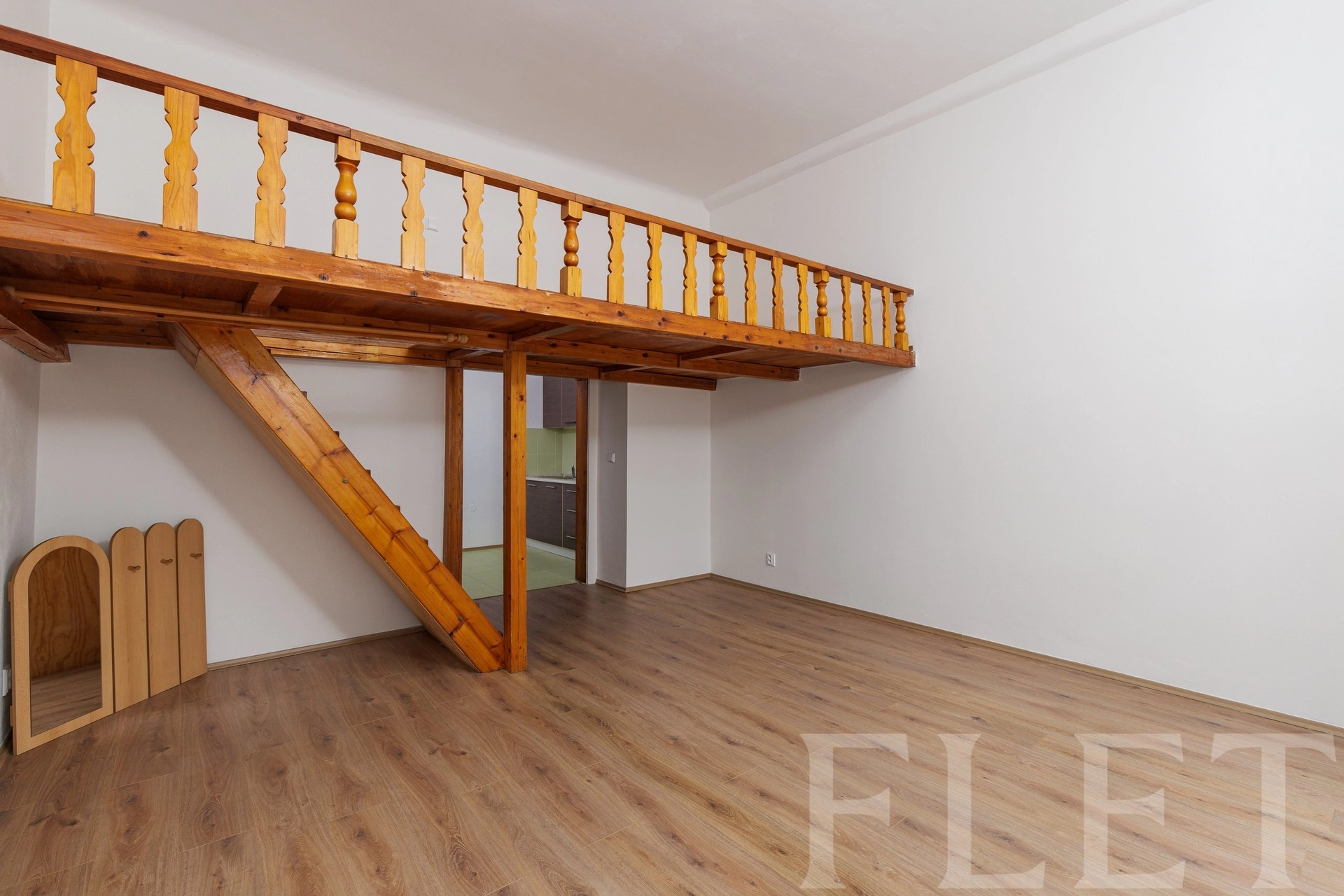 Pronájem byty 1+kk, 36 m² - Preslova, Praha 5 - Smíchov