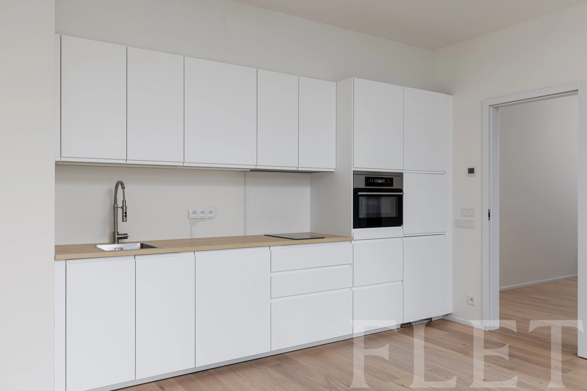 Pronájem byty 2+kk se zahradou a garáží, 48 m² - U Průhonu, Praha 7 - Holešovice