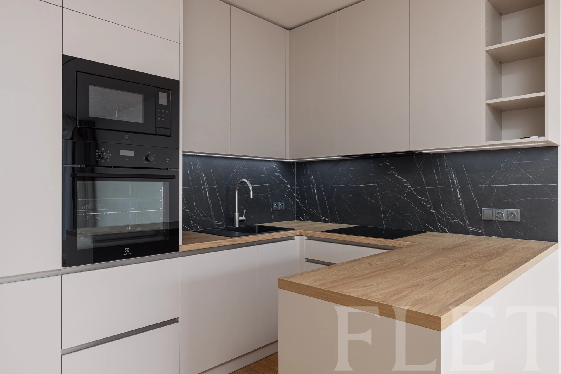 Pronájem bytu 2+kk 55 m², Luciana Blagy, Praha 5 - Smíchov