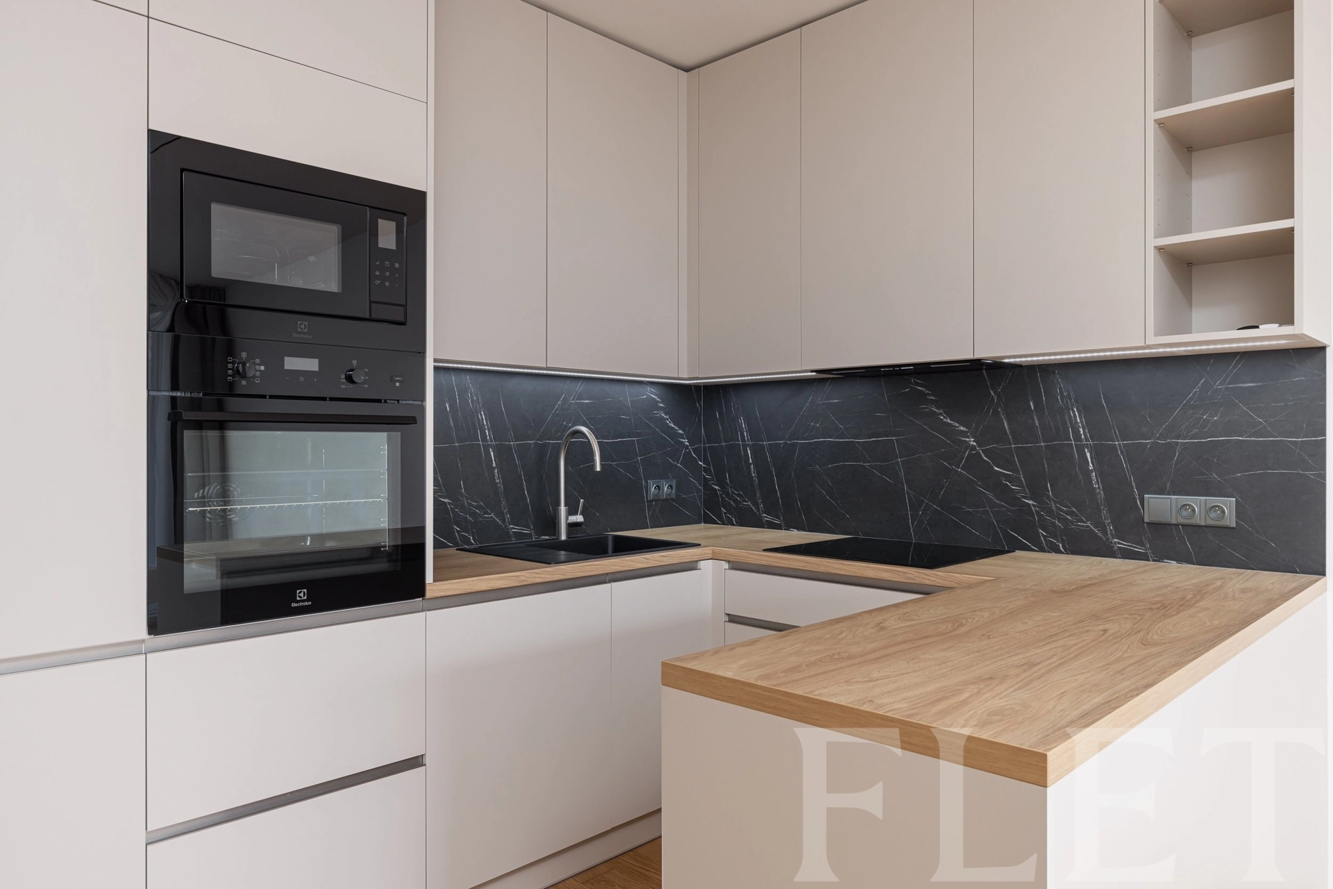 Pronájem bytu 2+kk 55 m², Luciana Blagy, Praha 5 - Smíchov