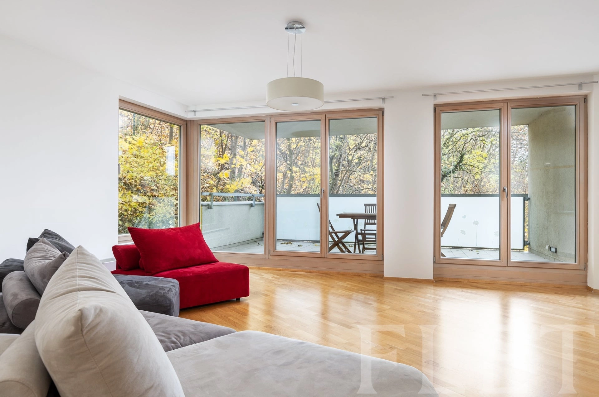 Pronájem bytu 4+kk, 117 m² s garážovým stáním - Jeseniova, Praha 3 - Žižkov