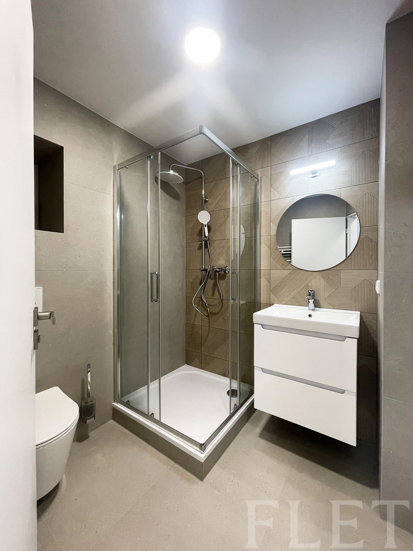 INVESTIČNÍ UNIKÁT u metra Českomoravská: Co-living 3+1 se 3 koupelnami