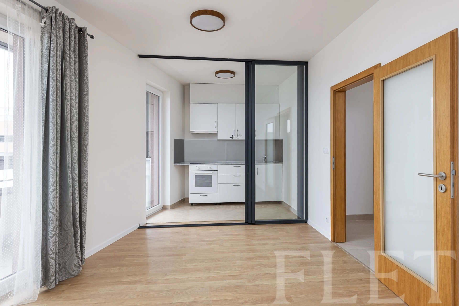 Pronájem bytu 1+kk 43 m², Freiwaldova, Praha 12 - Kamýk