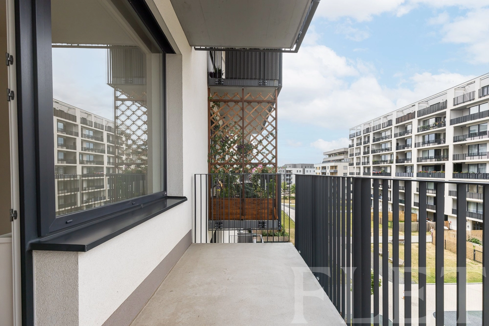 Pronájem bytu 1+kk s balkonem, 31 m² - Smržových, Praha 9 - Vysočany