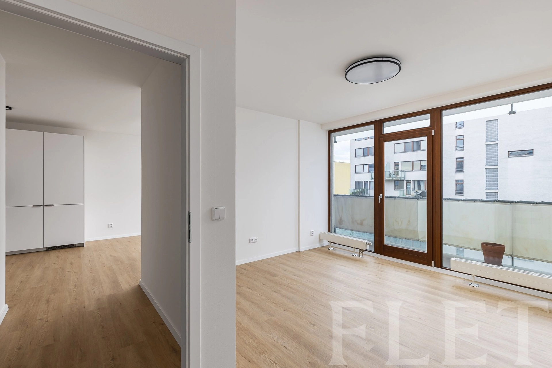 Pronájem bytu 2+kk s garážovým stáním 50 m², Poupětova, Praha 7 - Holešovice