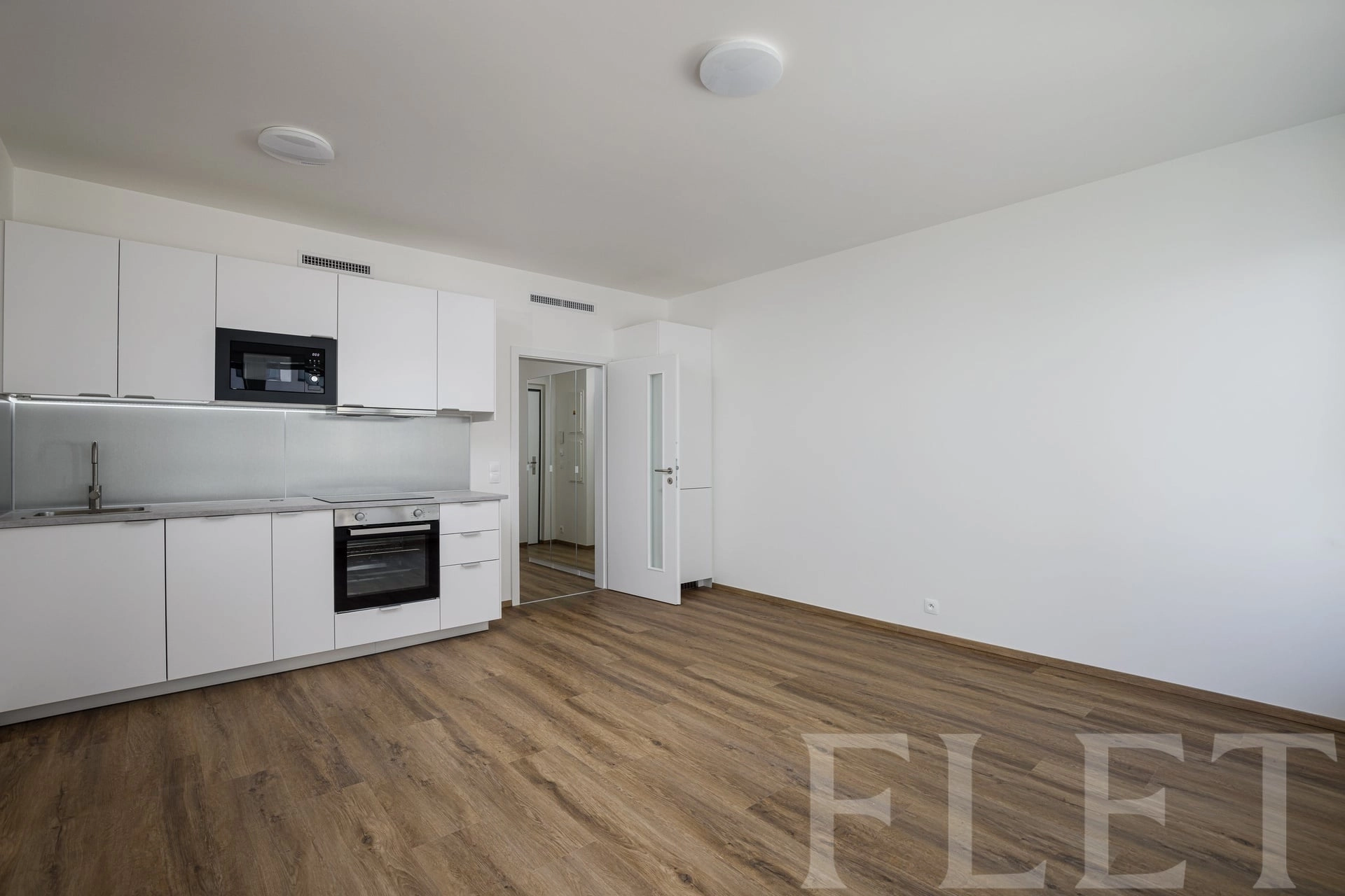 Pronájem byty 1+kk, 34 m² - Laponská, Praha 9 - Hloubětín