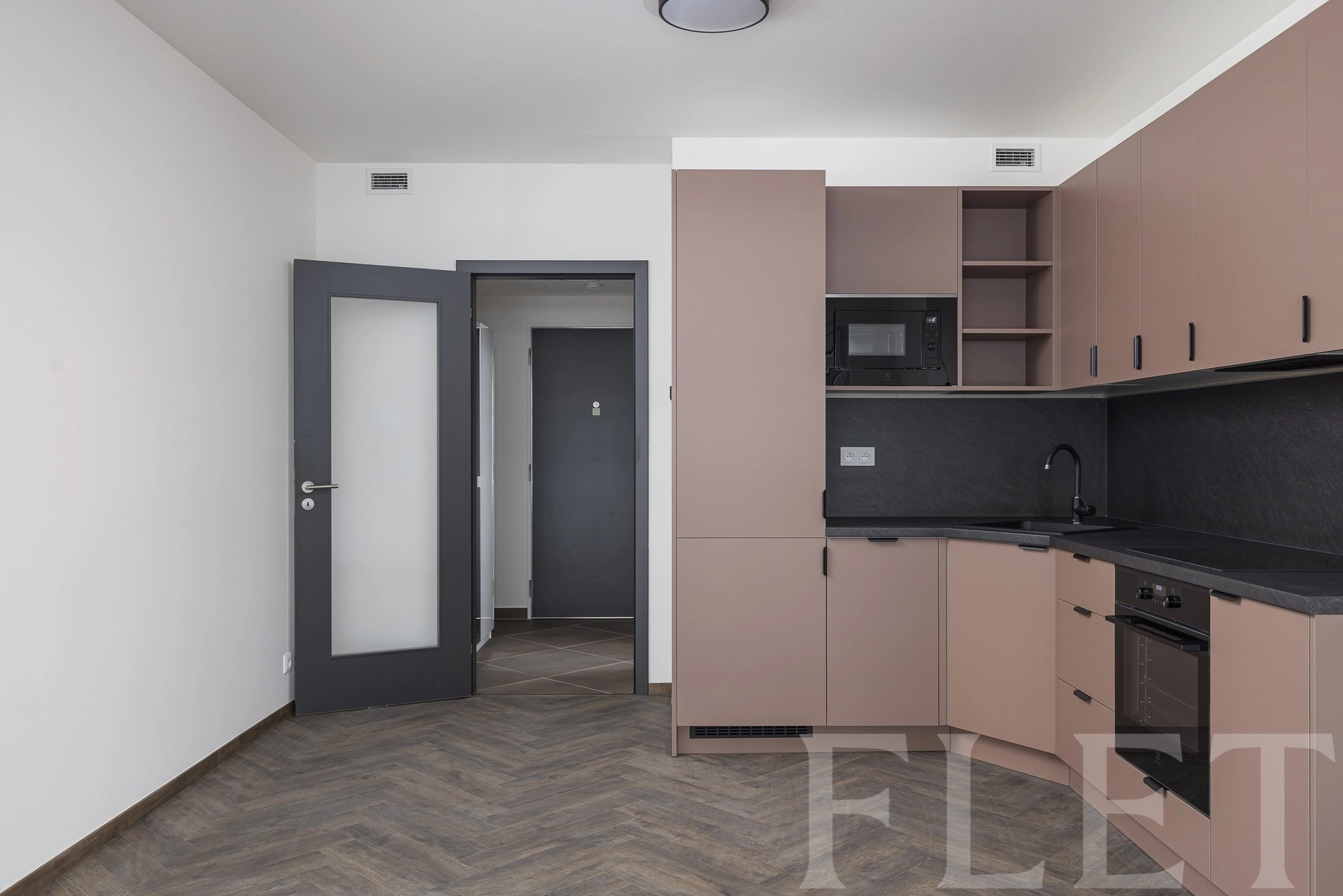 Pronájem bytu 1+kk 33 m², Poděbradská, Praha 9 - Hloubětín