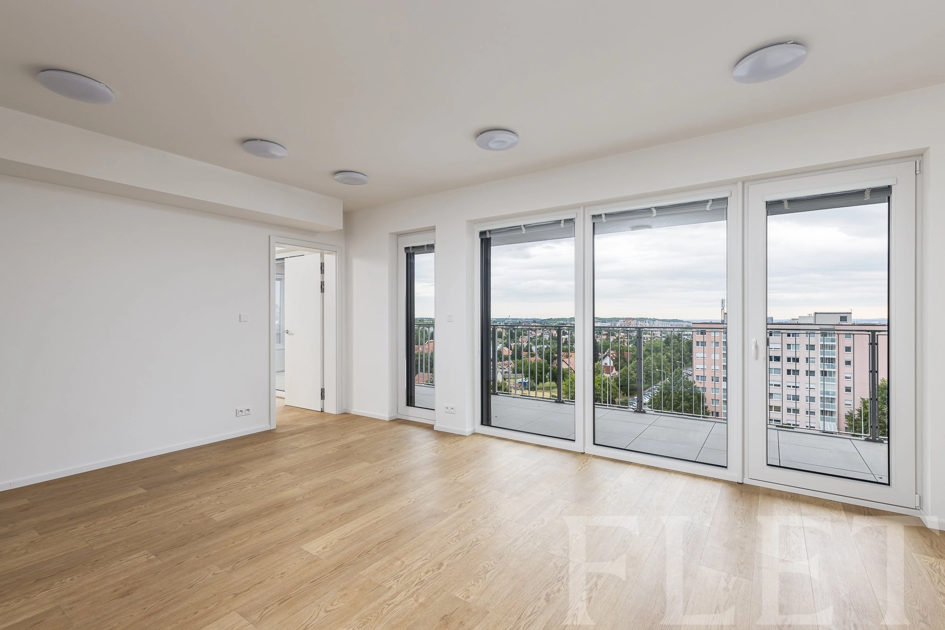 Pronájem bytu 2+kk s lodžií a garážovým stáním - 57 m², Hábova, Praha 13 - Stodůlky