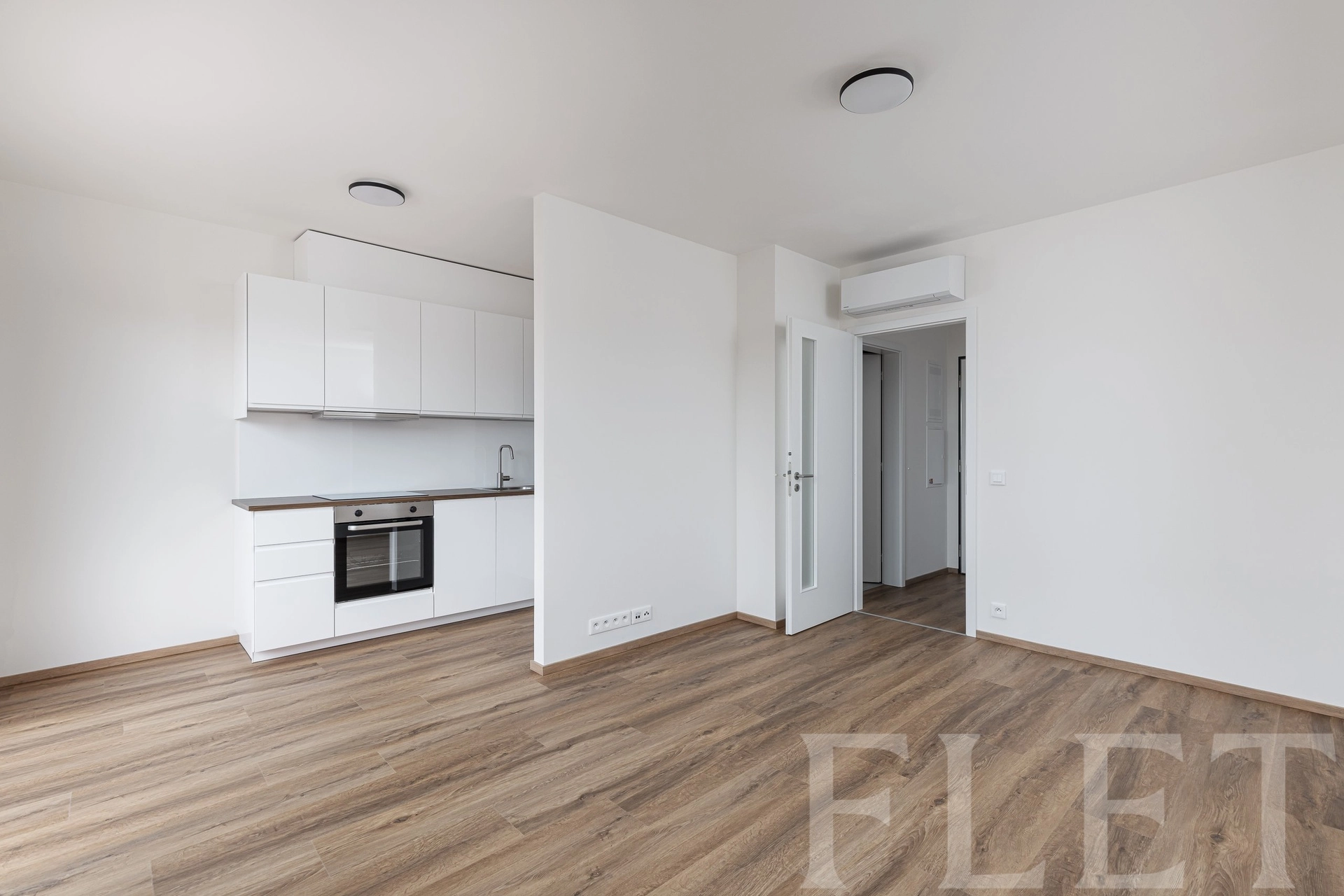 Pronájem bytu 1+kk 35 m², Waltariho, Praha 9 - Hloubětín
