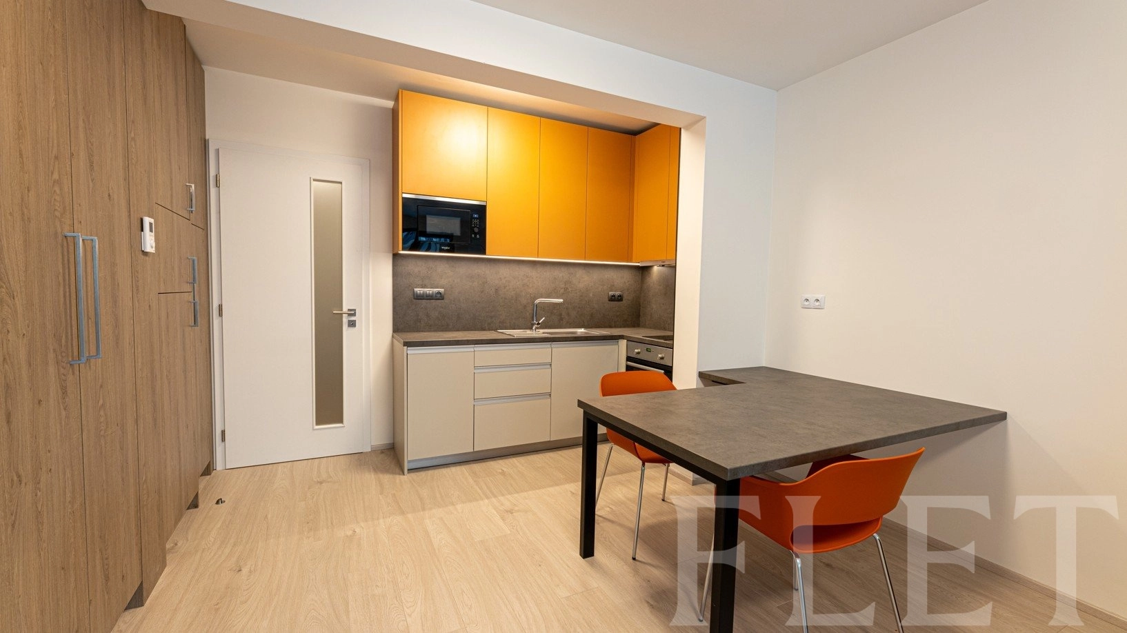 Pronájem bytu 1+kk 34 m², Hartigova, Praha 3 - Žižkov