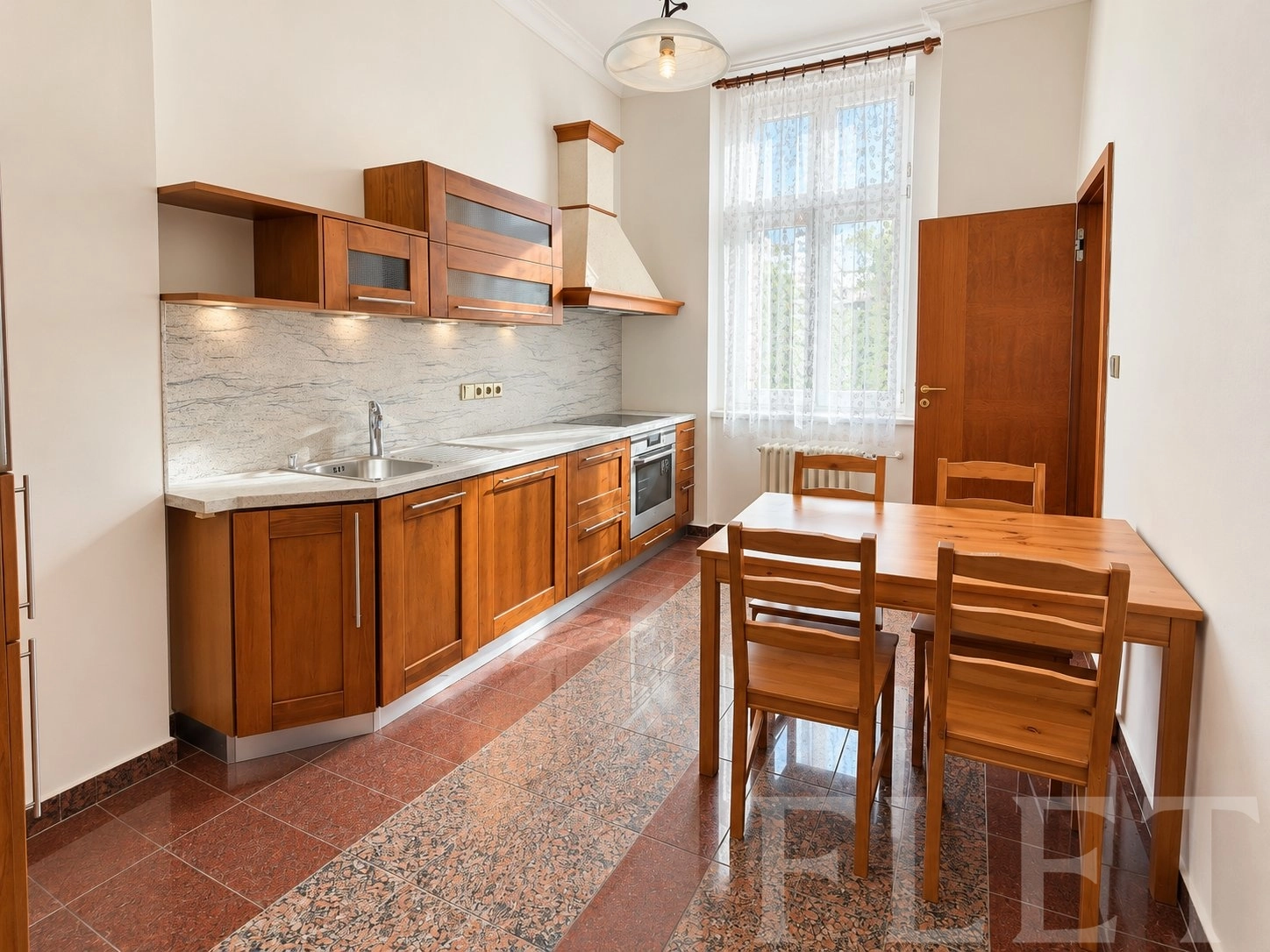 Pronájem bytu 2+1 64 m², Sokolovská, Praha 8 - Karlín