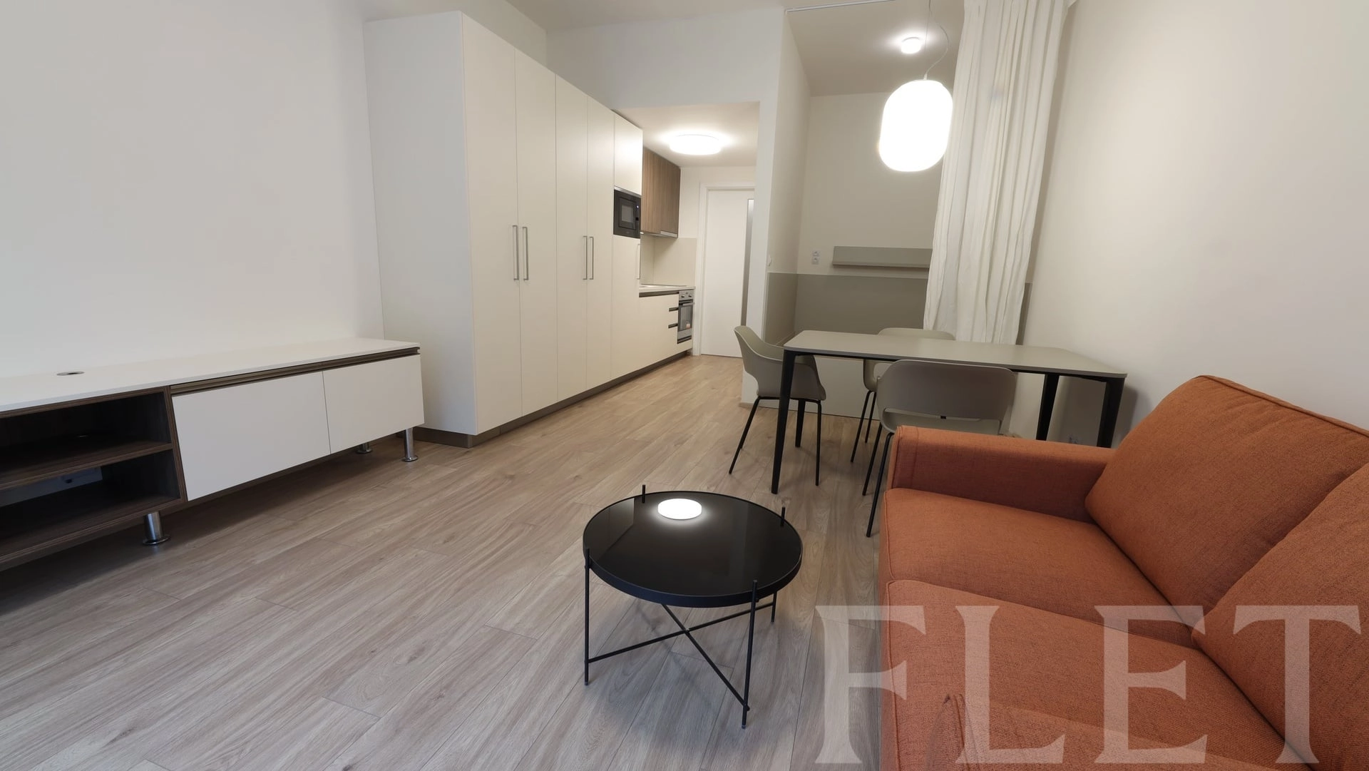 Pronájem bytu 1+kk 34 m², Hartigova, Praha 3 - Žižkov