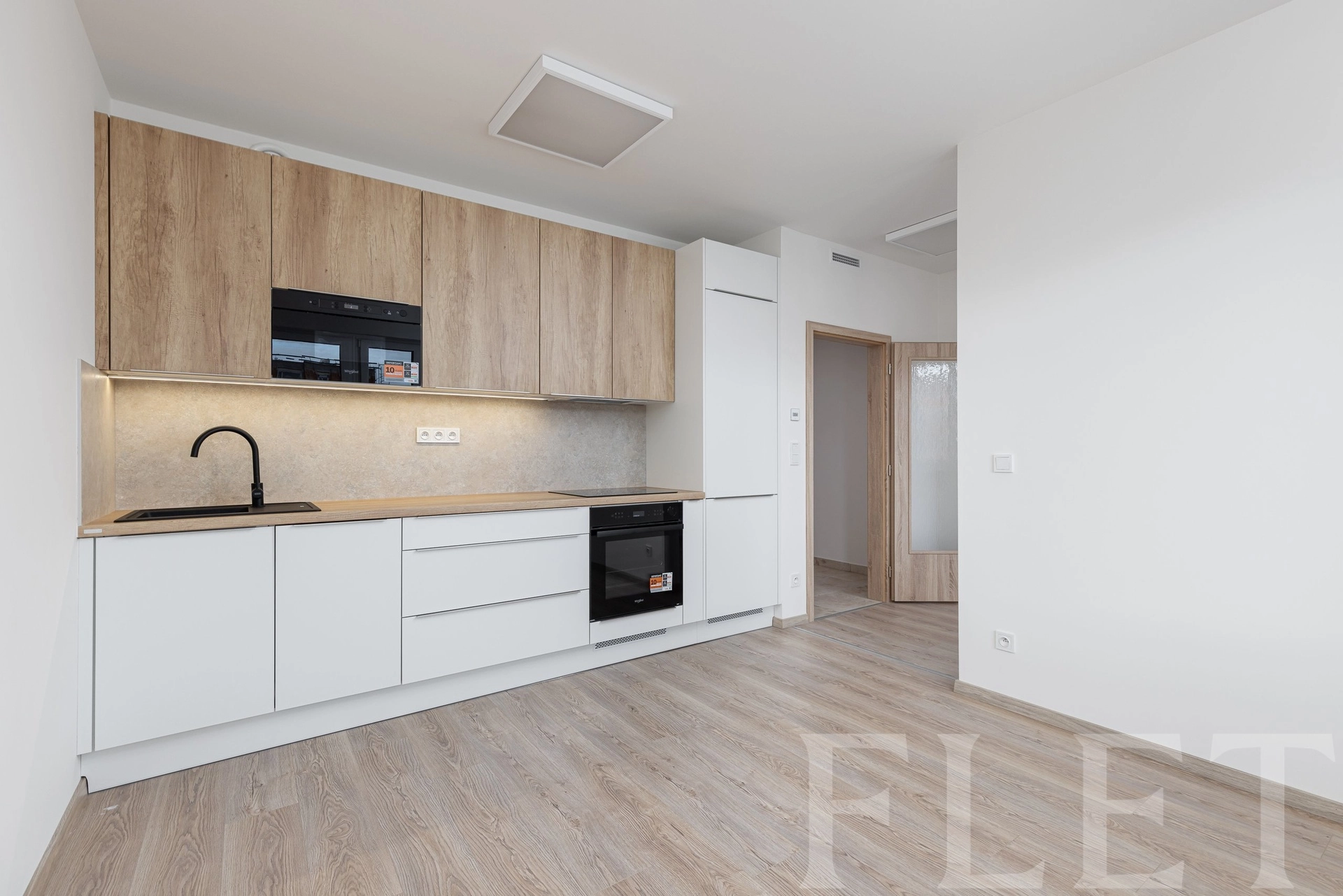 Pronájem bytu 1+kk 30 m², Arnošta Staňka, Praha 15 - Hostivař