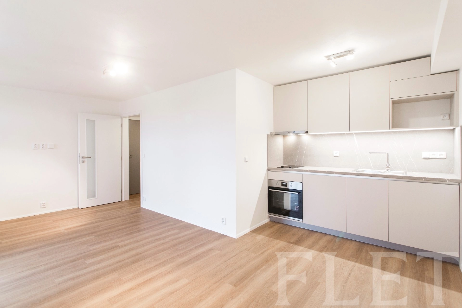 Pronájem, Byty 1+kk, 25m² - Kotlaska, Praha 8 - Libeň