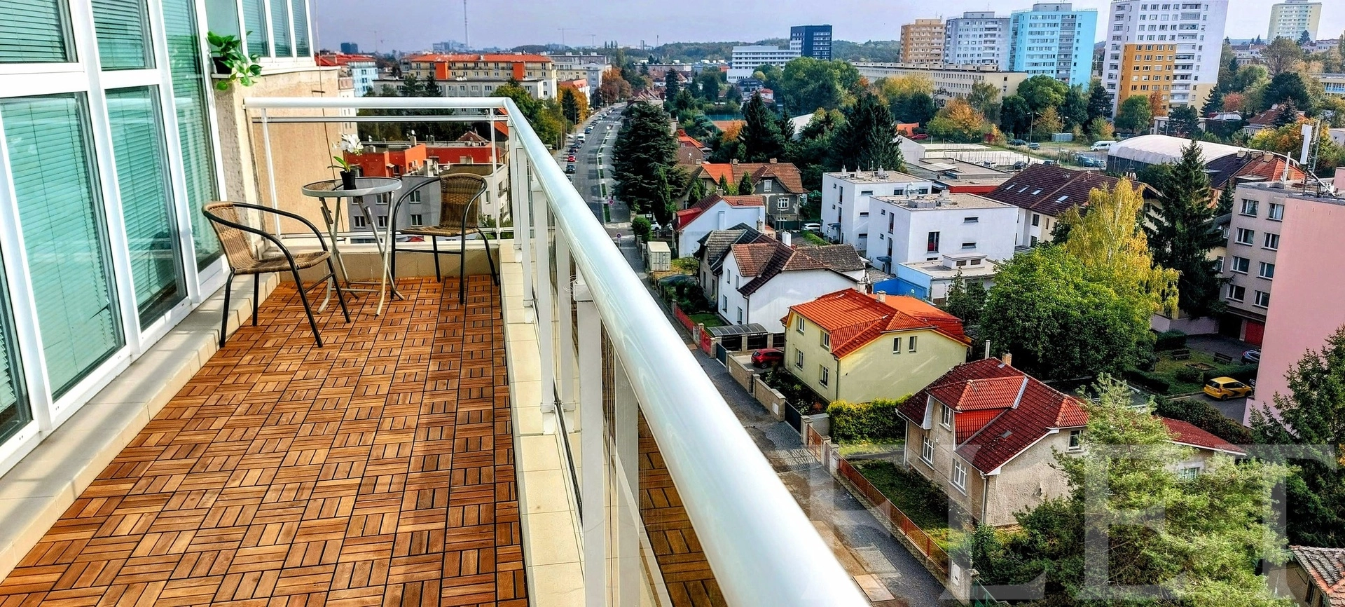 Prodej bytu 2+kk s terasou a výhledem, Praha 10 – Strašnice